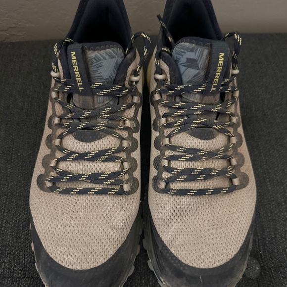 Merrell Women’s Tan and Black Size 9 Hiking Shoes - Picture 3 of 6